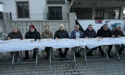 Burhaniye' de toplu iftar geleneği devam ediyor