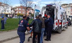 Bursa'da 3 katlı binada yangın: Dumandan zehirlenen yaşlı kadının durumu ağır