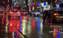 Cadde ortasında dehşet anları: Tekme ve yumruklara feci şekilde darbedildi