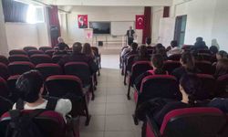 Çine'de öğrencilere cami ve hayat temalı konferans verildi