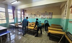 Cizre'de denetimli serbestlik yükümlüleri 16 ayda 212 okulu temizledi