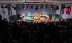 Didim'de 'Kadın Kadına Özgürlük' oyunu sanatseverlerle buluştu