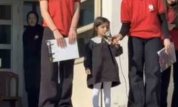 Diyarbakır'da 4 yaşındaki kız, İstiklal Marşı'nı ezbere okudu