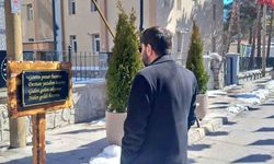 Erzincan'ın Şemsiyeli Sokağı manilerle renklendi