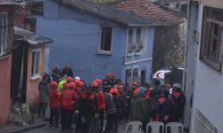 Fatih'te iki binanın çöktüğü mahallenin sakinleri konuştu: 'Patlamayı duyduk, bomba zannettim'