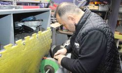 Fileto bıçakları elinde yeniden şekilleniyor