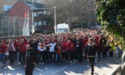 Galatasaray taraftarı, Dolmabahçe'ye geldi
