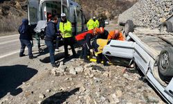 Gümüşhane'de otomobil ters döndü: 2 yaralı
