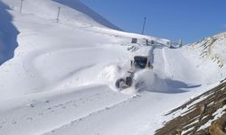 Hakkari'de 97 yerleşim yerinin yolu ulaşıma kapandı
