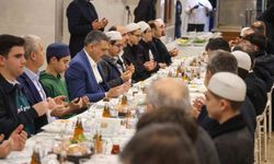 İçişleri Bakanı Mustafa Çiftçi, Kur'an kursu öğrencileriyle sahur yaptı