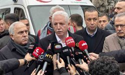 İstanbul Valisi Gül: '9 kişi göçük altında kaldı, 7 kişi hastaneye sevk edildi'