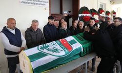 İstanbul'da silahlı saldırıda ölen genç futbolcu son yolculuğuna uğurlandı