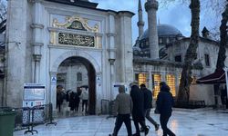 İstanbul'da vatandaşlar bayram namazı için Eyüpsultan Camii'ne akın etti