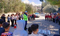 Jandarma ekiplerinden öğrencilere trafik bilinci eğitimi