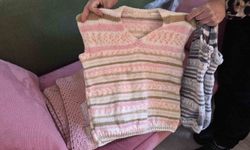 Kadınların ördüğü bebek kıyafetleri ihtiyaç sahibi ailelere hediye ediliyor