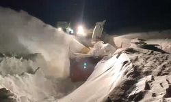 Kar kaplanları Arpaçay'da gece gündüz çalışıyor
