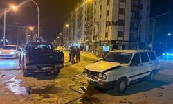 Karapınar'da kamyonet ile otomobil çarpıştı: 1 yaralı