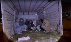 Kars'ta kamyonet kasasından 12 kaçak göçmen çıktı: 4 organizatör tutuklandı