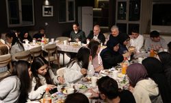 Kartepe'de gençler 'Bir Sofra Bir Hikaye' iftarında buluştu