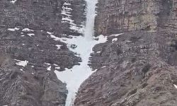 Kemaliye'de 'kar şelalesi' görüntülendi