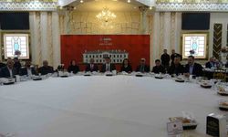 Kilis Valisi Kalaylı, muhtarlarla iftar programında buluştu