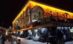 Konya'da Ramazan ayının son teravihinde camiler doldu