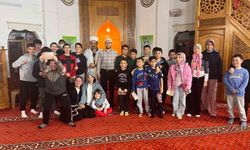 Köyceğiz'de çocuklar son teravihte bayram harçlıklarını aldı