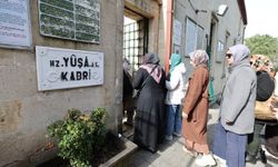 Küçükçekmeceli kadınlar Ramazan ayında Yuşa Tepesi'nde