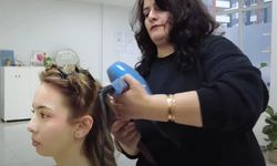 Kursiyer kadın, kendi kuaför dükkanını açtı