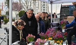 Manisa Büyükşehir Belediyesi, mezarlık ziyaretlerinde vatandaşların yanında oldu