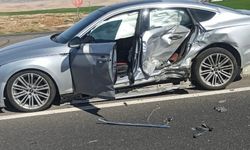 Mardin'de otomobiller çarpıştı: 3 yaralı