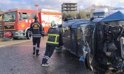 Mardin'de refüje çarpan otomobilin sürücüsü yaralandı