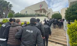 Marmaris'teki 'rüşvet' operasyonunun şüphelileri adliyeye sevk edildi