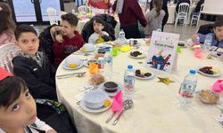 Merih Demiral'dan ilkokul öğretmenine jest