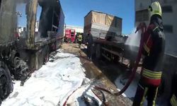 Mersin'de yangın, tırlar hurdaya döndü