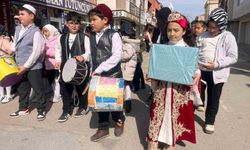 Minikler söyledikleri ilahilerle Yerköy'ü mest etti