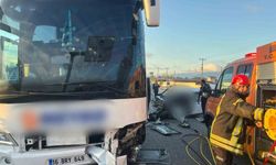 Nazilli'de yolcu otobüsü ile çarpışan otomobil sürücüsü hayatını kaybetti