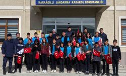 Öğrenciler jandarma karakolunu ziyaret ederek fidan dikti