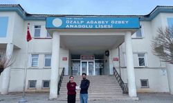 Özalp'te kitap okuma sınavında dereceye girenlere ödülleri verildi