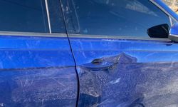 Park halindeki araca çarpıp kaçtı