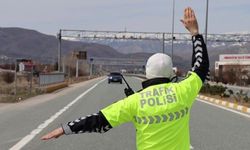 Polisin 'dur' ihtarını uymayan ehliyetsiz sürücüye 542 bin lira ceza