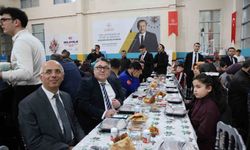 Rektör Özölçer, iftar buluşmasında öğrencilerle bir araya geldi