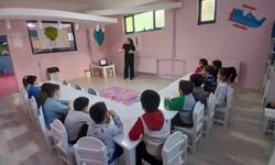 Sağlık personelinden minik öğrencilere hijyen eğitimi