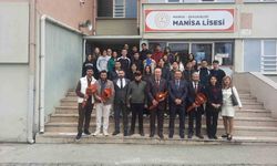 Şehit yakınları ve gaziler Manisa Lisesi'nde gençlerle buluştu