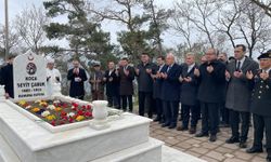 Seyit Onbaşı kabri başında anıldı