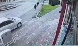 Şırnak'ta otomobil yayalara çarptı: 2 yaralı