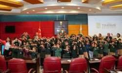 Tarsuslu minikler yerel yönetimleri yerinde öğrendi