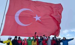 Trabzon'un en yüksek tepesindeki Türk bayrağı yenilendi