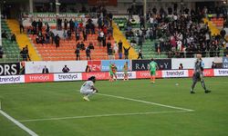 Trendyol Süper Lig: Corendon Alanyaspor: 5 - Kocaelispor: 0 (Maç sonucu)