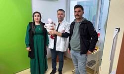 Tüm bağırsakları ve midesi karın dışında doğdu, Diyarbakır'da sağlığına kavuştu